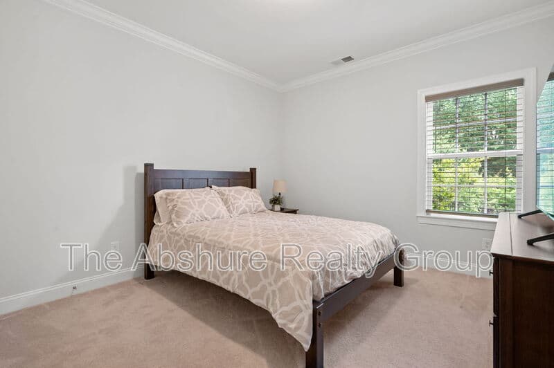 Angier House: 121 Barnwell Loop
