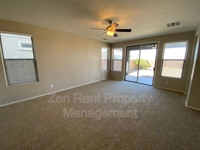 Maricopa House: 36971 W Oliveto Ave