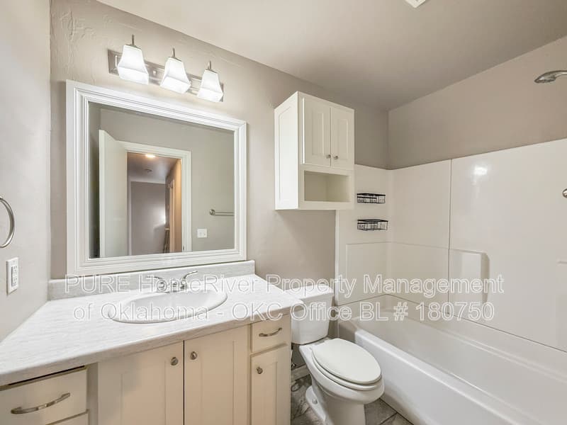 Edmond House: 428 Belmont Cir