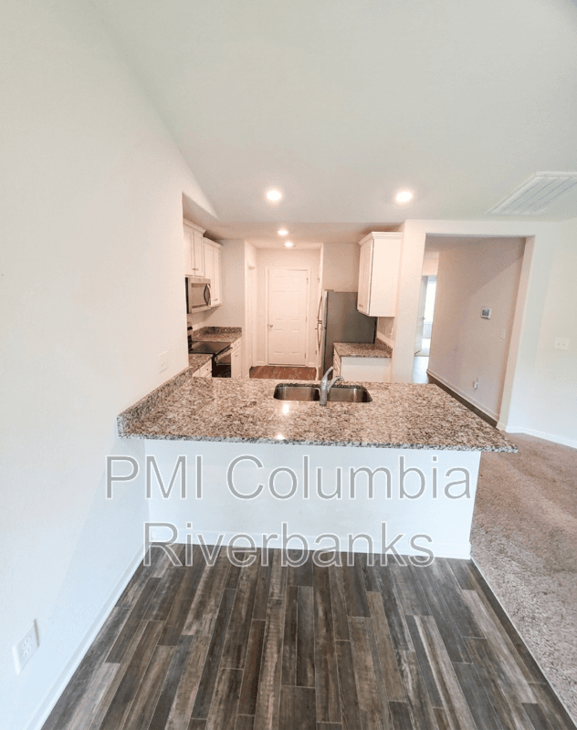 Elgin House: 218 Sundew Rd