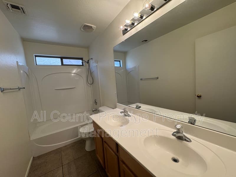 Laveen House: 6859 W Darrel Road