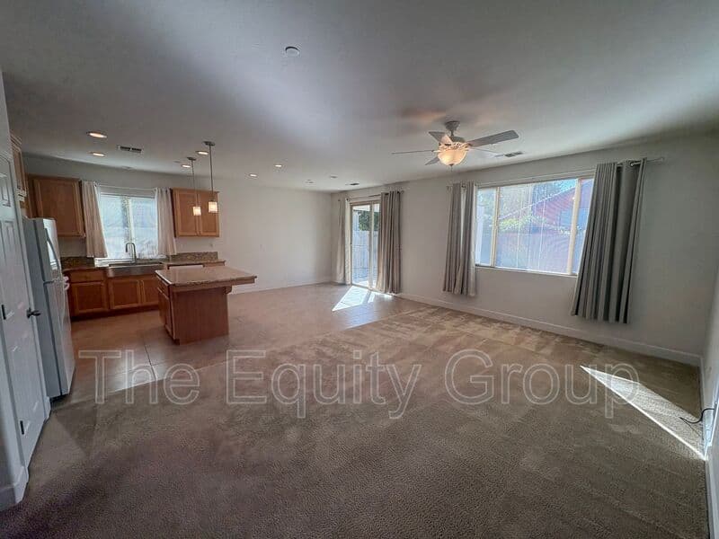 Visalia House: 3215 S Meadowbrook St