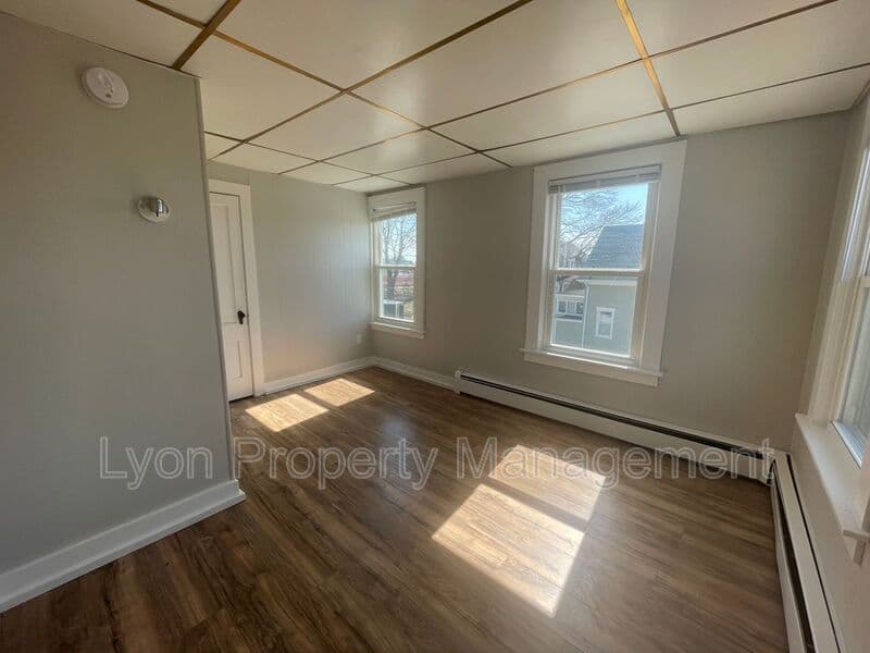Westerly Condo: 5 Vose St