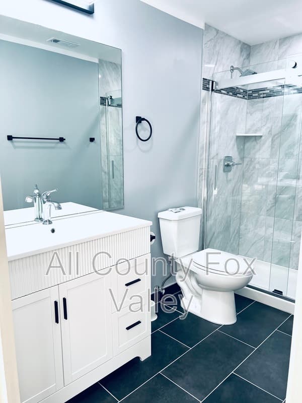 Algonquin Townhome: 300 Emerald Lane