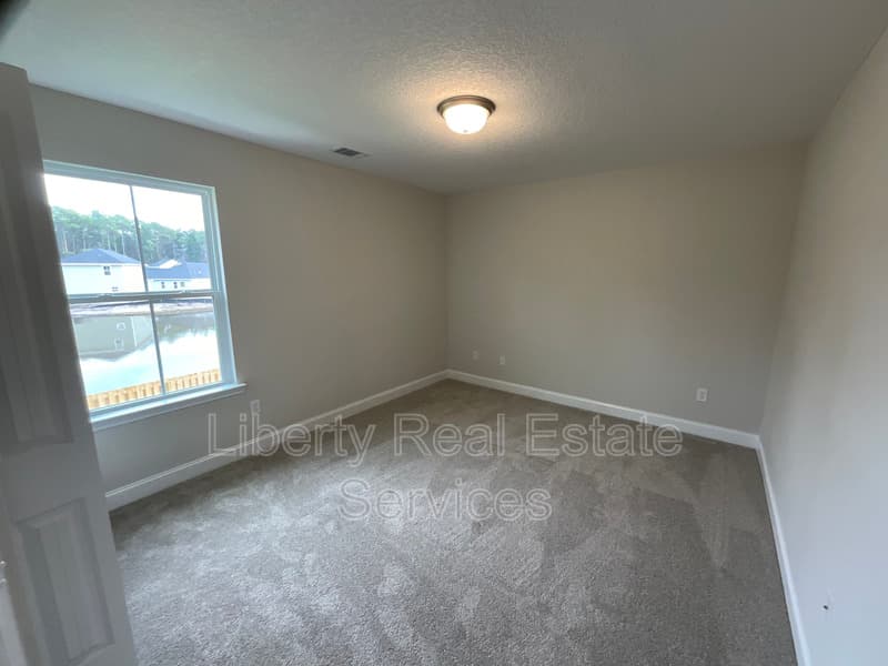 Hinesville House: 861 Grayson Ave