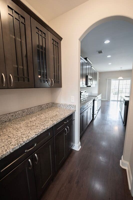 Savannah House: 126 Endicott Dr