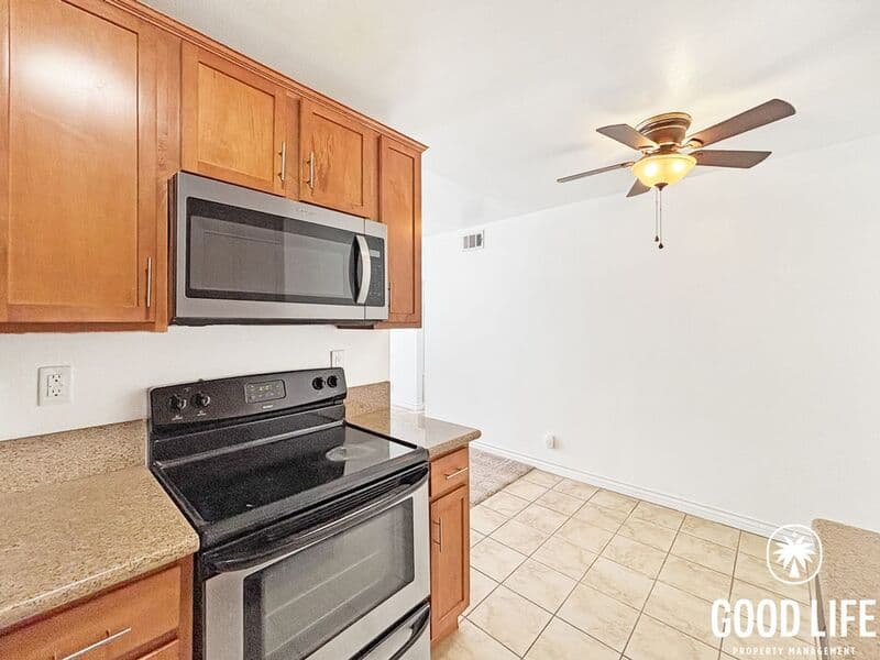 El Cajon Condo: 1386 E Madison Ave