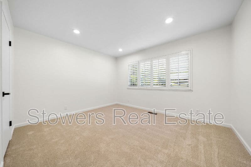 Danville House: 132 Glen Ct