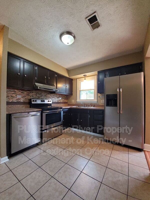 Richmond House: 106 Hammons Dr