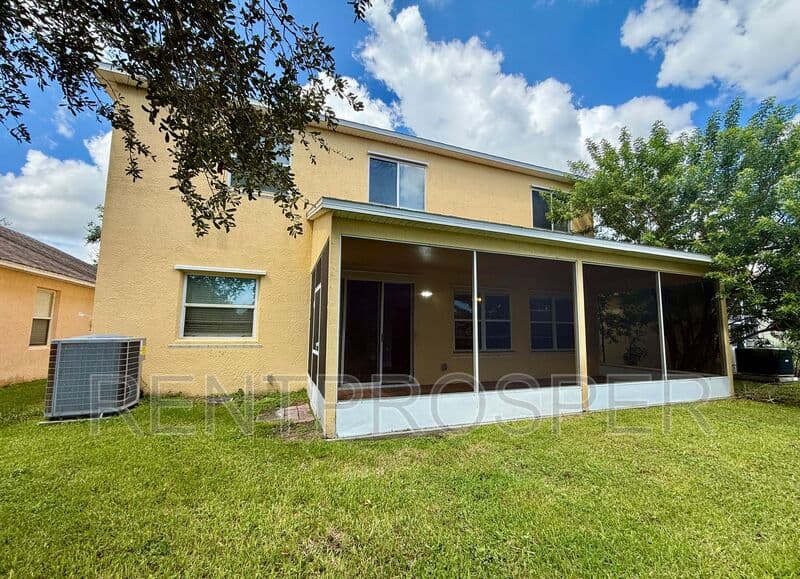 Melbourne House: 4275 Canby Drive