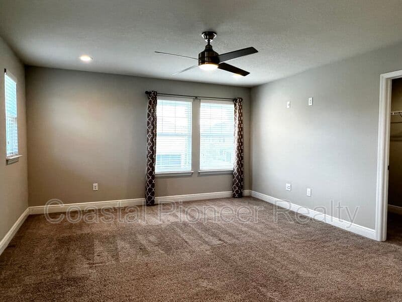 Lutz Townhome: 18814 Cornuta St