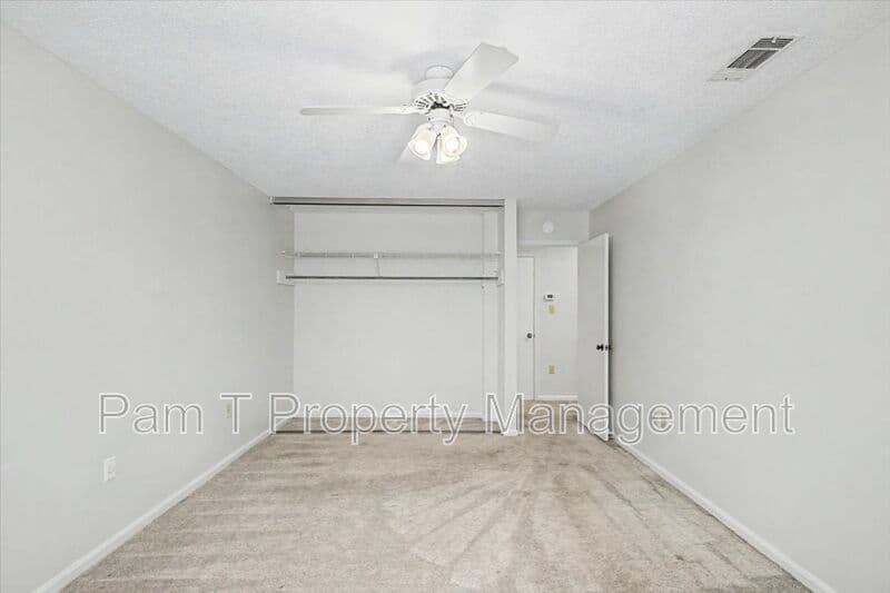 Savannah Townhome: 128 Fox Chase Road