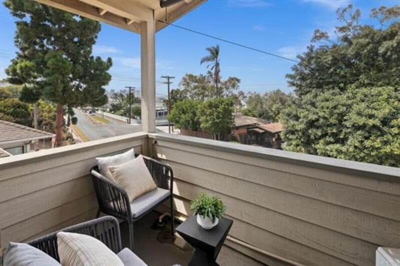 San Diego Townhome: 3711 Columbia Street
