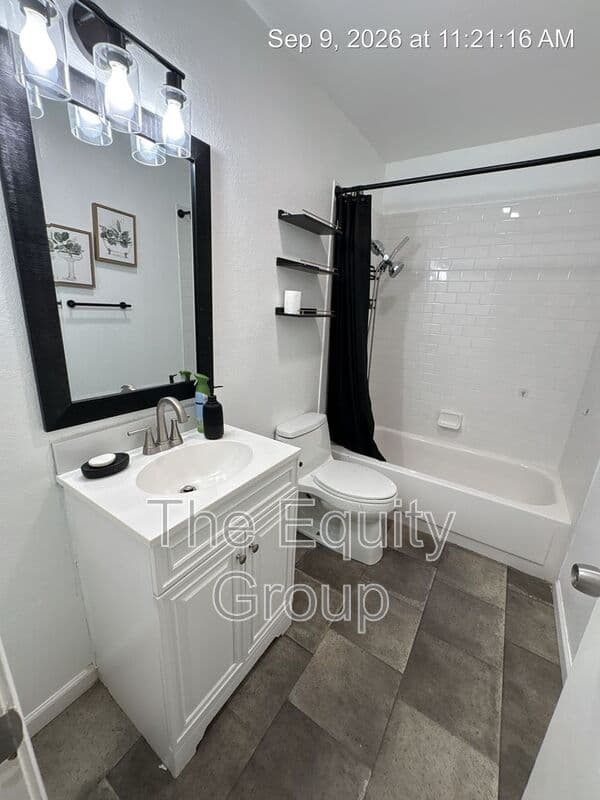 Hanford House: 1105 Freddie Circle