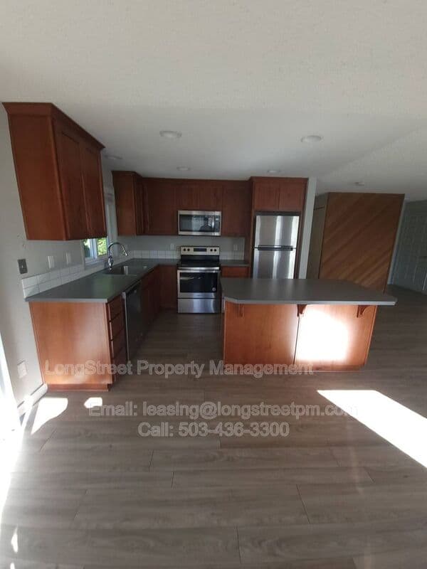 Portland Condo: 9305 SW 91st Ave