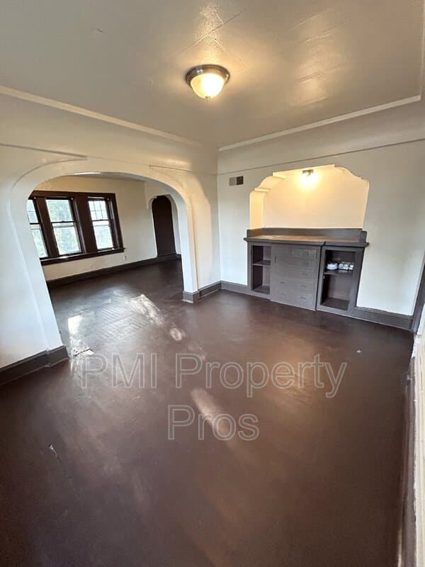 Milwaukee Condo: 3112 N 38th St