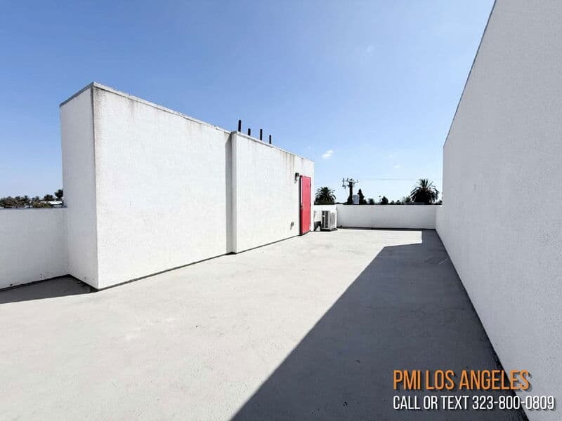 Los Angeles Condo: 1258 Leighton Avenue
