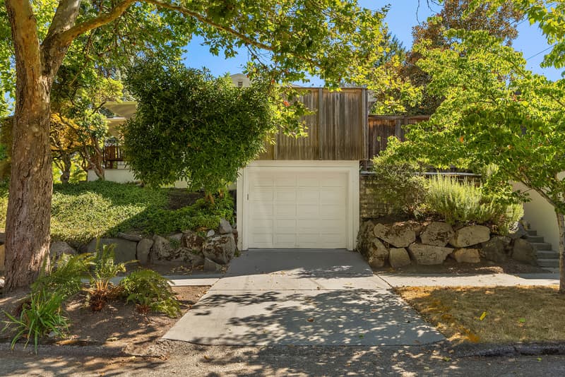 Seattle House: 1703B NE 73rd St