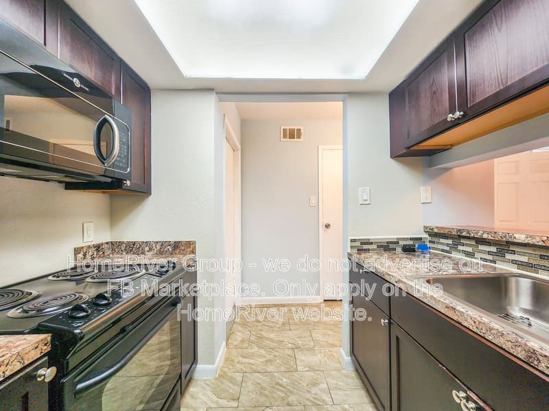 Houston Condo: 2820 S Bartell Dr