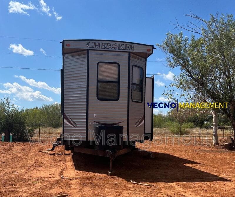 Pearsall House: 1819 County Road 1001 - 17