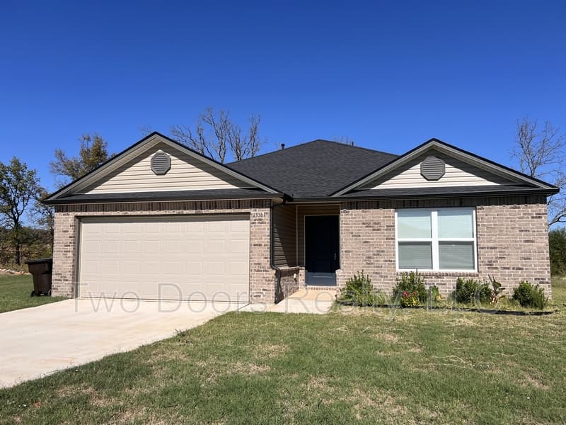 McLoud House: 13361 Mulberry Circle