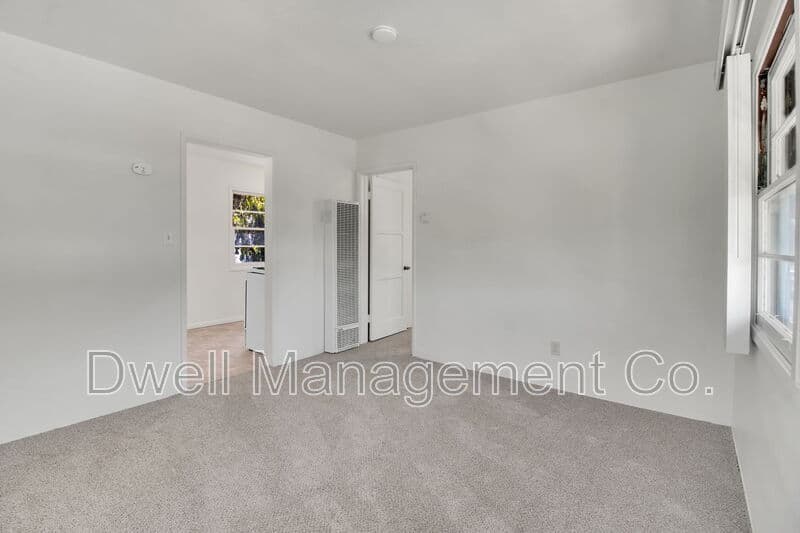 La Mesa Condo: 4833 Cypress St