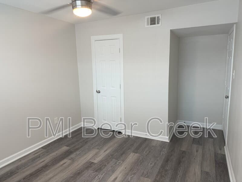 Houston Condo: 1824 Thonig Road