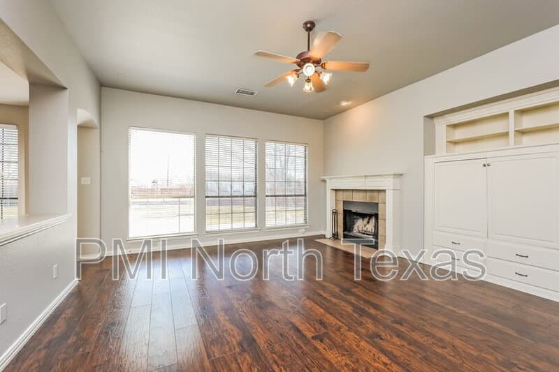 Little Elm House: 2541 Indian Hills Dr