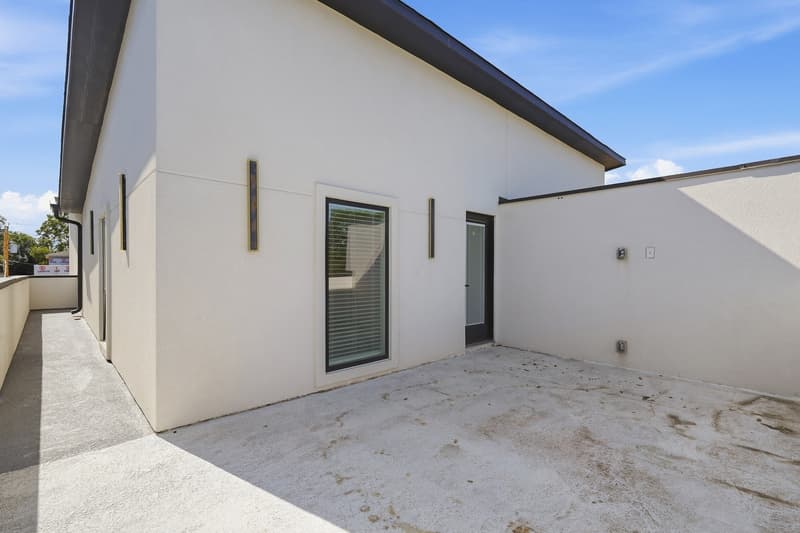 Dallas House: 2345 Hondo Avenue - 1
