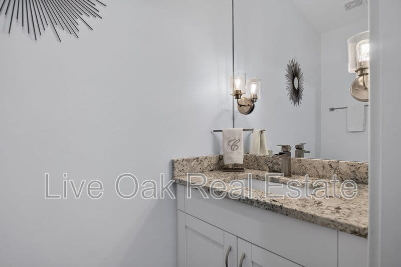 Virginia Beach House: 1316 Lambeth Lane