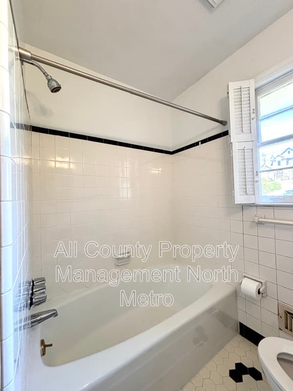 Brookhaven House: 1273 Becket Dr. NE