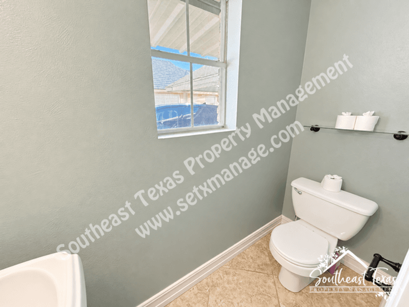Beaumont House: 6030 Zenith Lane