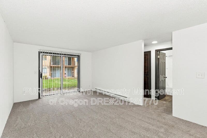 Portland Apartment: 14124-14212 NE Sandy Blvd