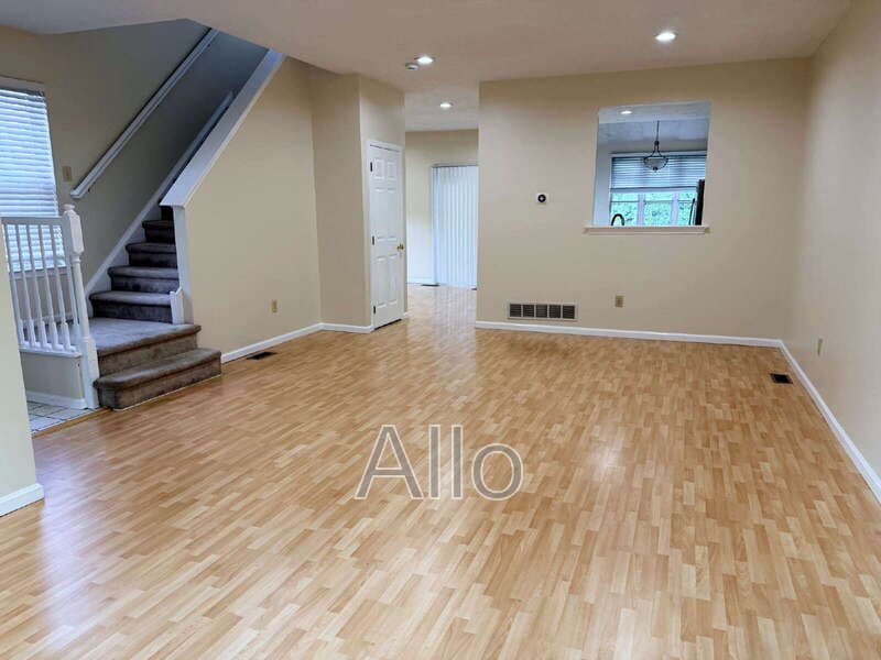 Wilmington Townhome: 469 Woodstock Ln