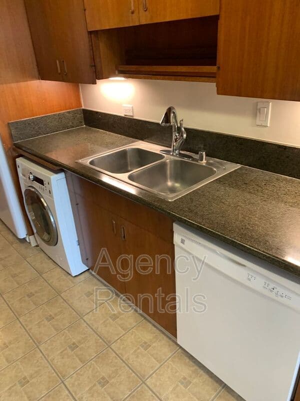 Honolulu Condo: 4340 Pahoa Avenue #23A