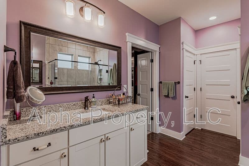 Greenville House: 14 Burl Ct