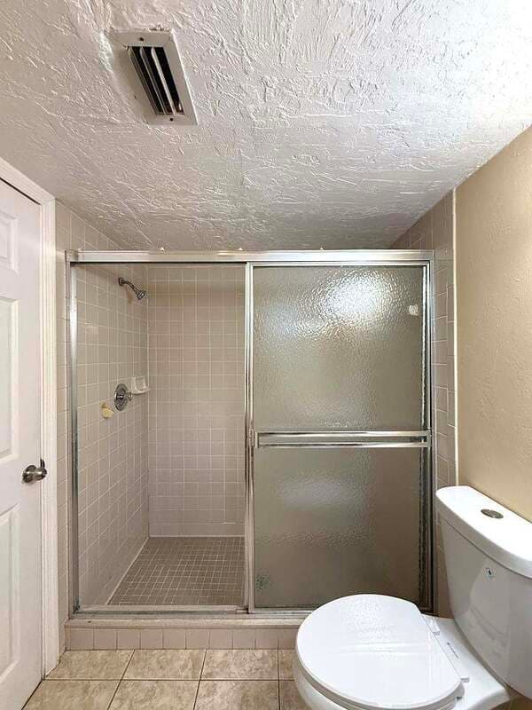 Fort Myers House: 2985 Saint Charles Street