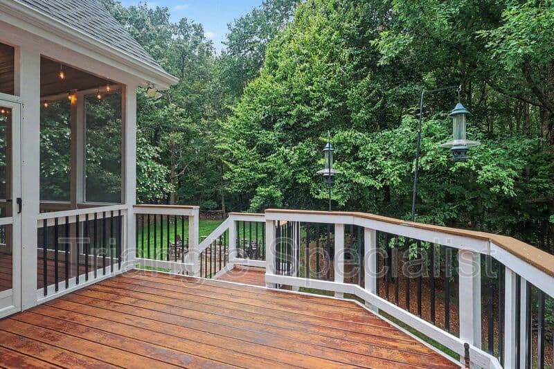 Raleigh House: 6121 Carlyle Drive