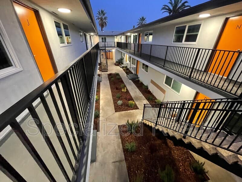 Glendale Condo: 139 N. Belmont Street