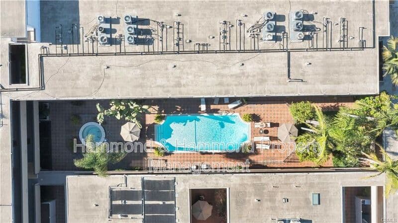 West Hollywood Condo: 970 Palm Ave.