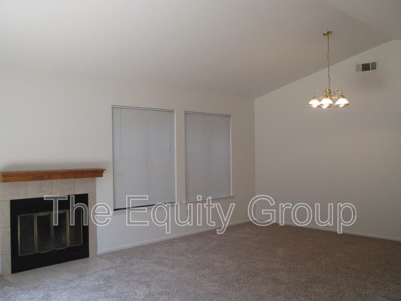 Visalia House: 4043 West Victor Avenue