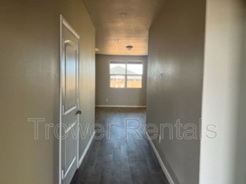 Odessa House: 1902 Twin Falls Dr