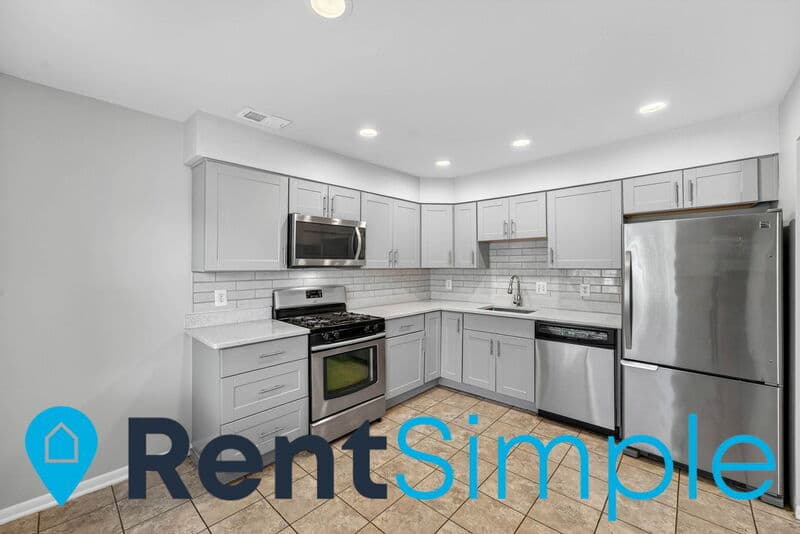 Woodbridge Townhome: 14828 Ensor Ct.