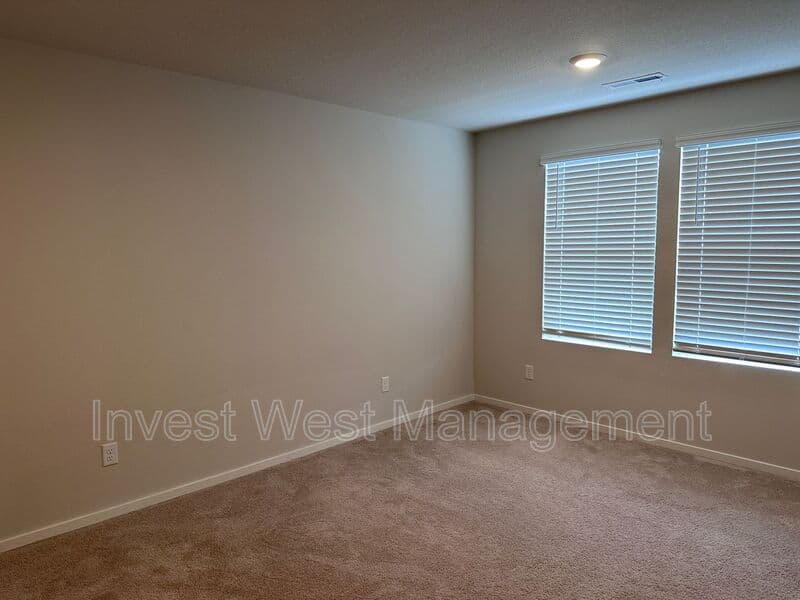 Vancouver House: 2635 NE 116 PL
