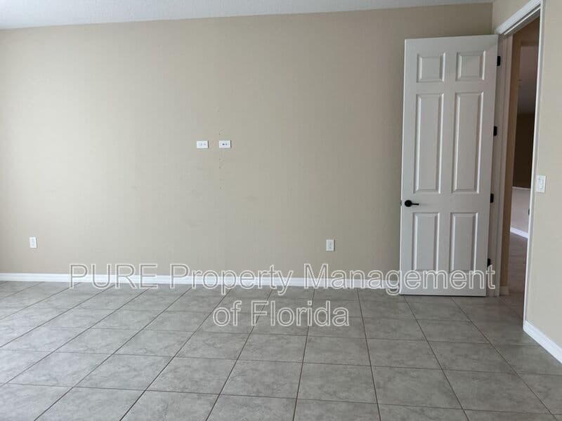 Ocala House: 10376 SW 99th Street