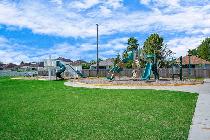 Dickinson Townhome: 2106 St Lucia Calle