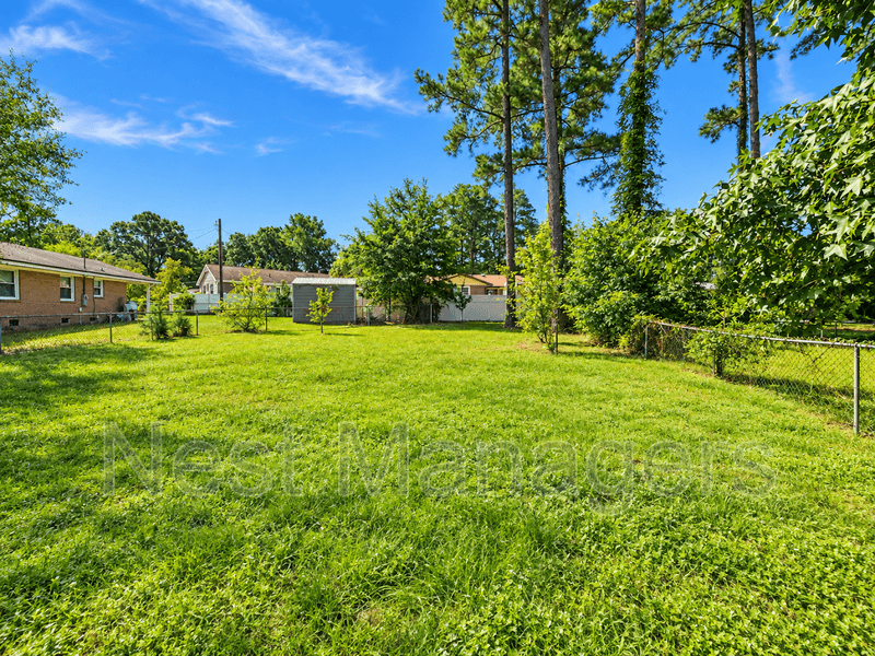 Fayetteville House: 7259 Ainsley Street