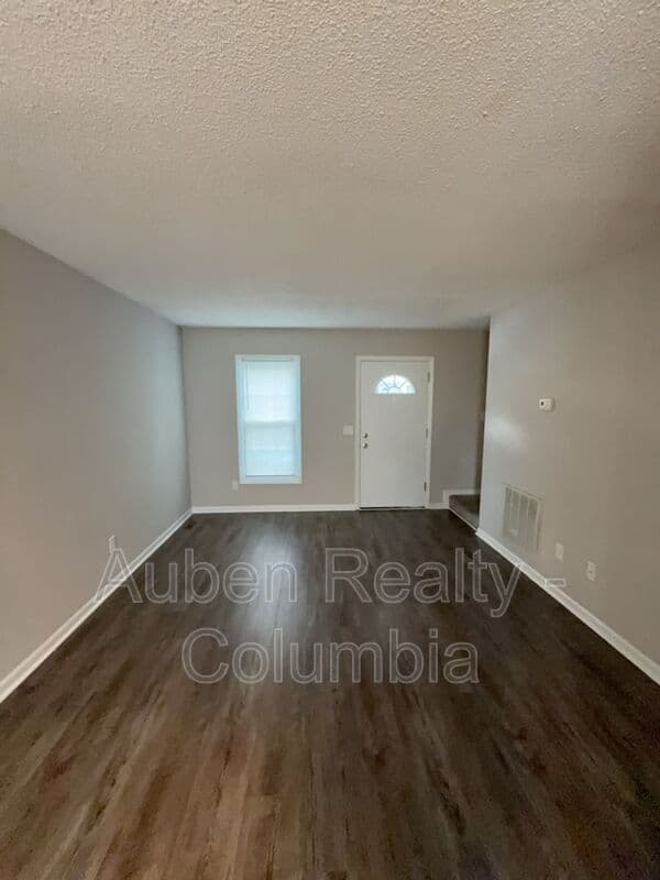 Cayce House: 15 Londonderry Sq
