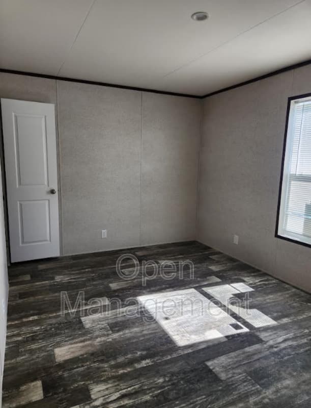 Colona House: 16 Willow Haven Ct