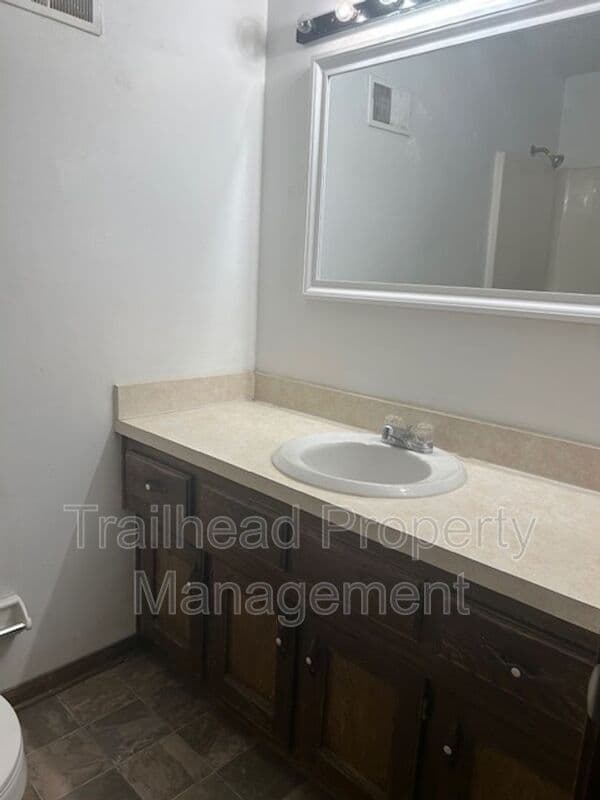 Raytown House: 8307 Woodson Drive